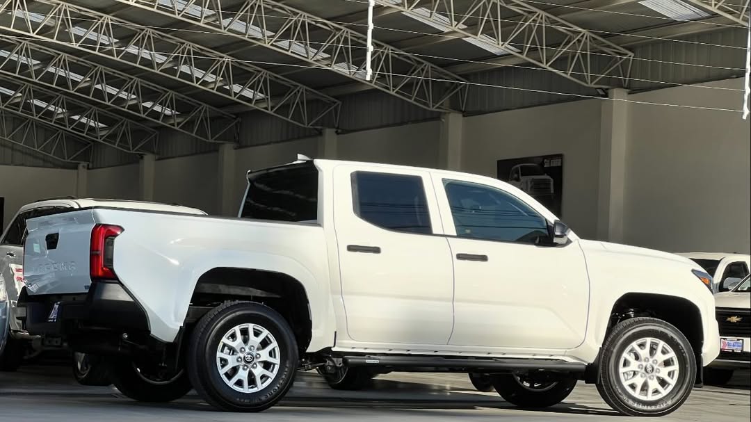 Toyota Tacoma 2024 SR - Imagen 2